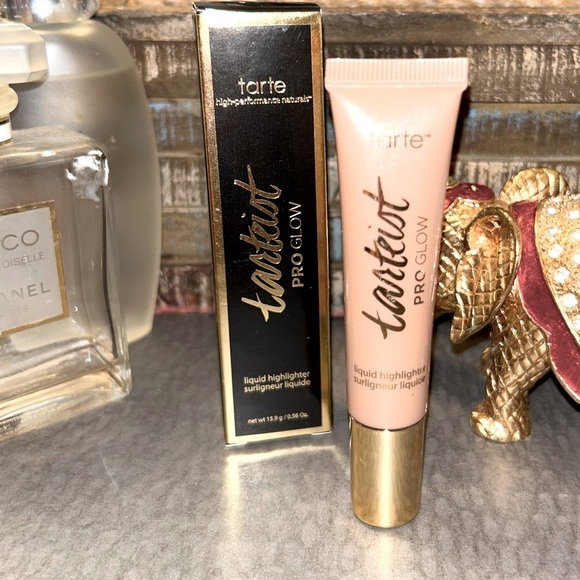 Tarte Tartiest Pro Glow Liquid Highlighter in the Shade Sparkler - Picture 3 of 7